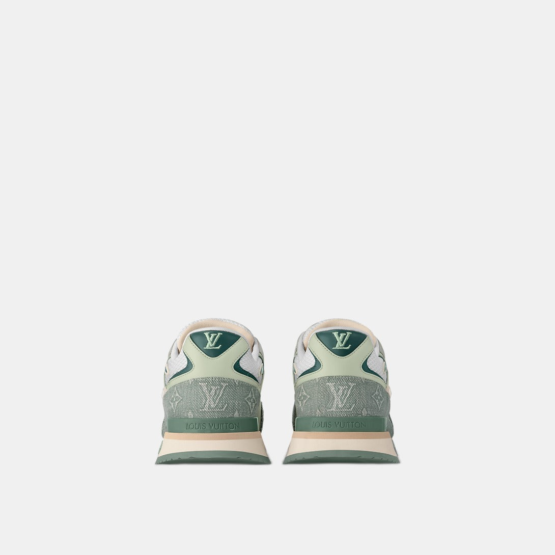 Sneaker Run Away - #4