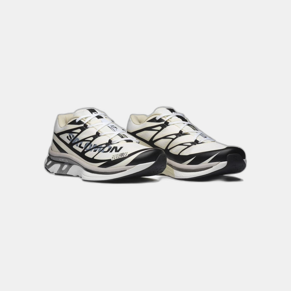 S x M white & black