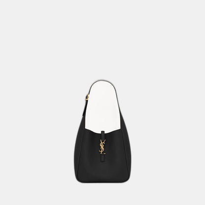 LE 5 À 7 SMALL SOUPLE EN CUIR GRAINÉ