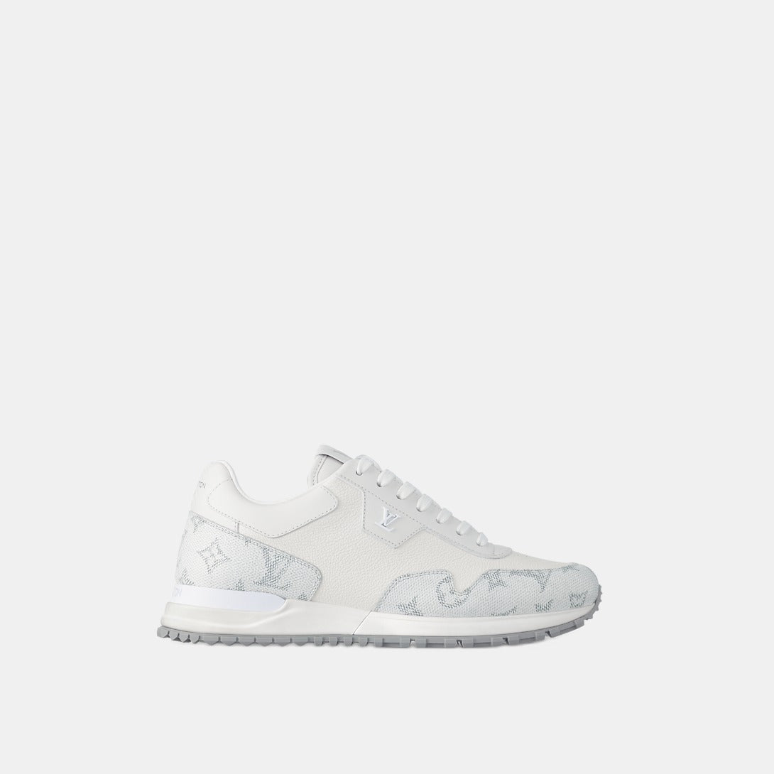 Sneaker Run Away - #12
