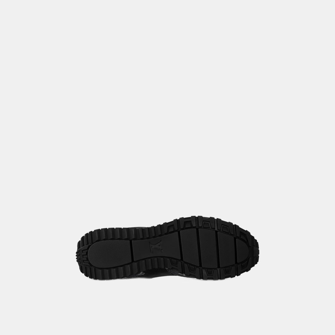 Sneaker Run Away - #13