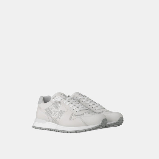 Sneaker Run Away - #9