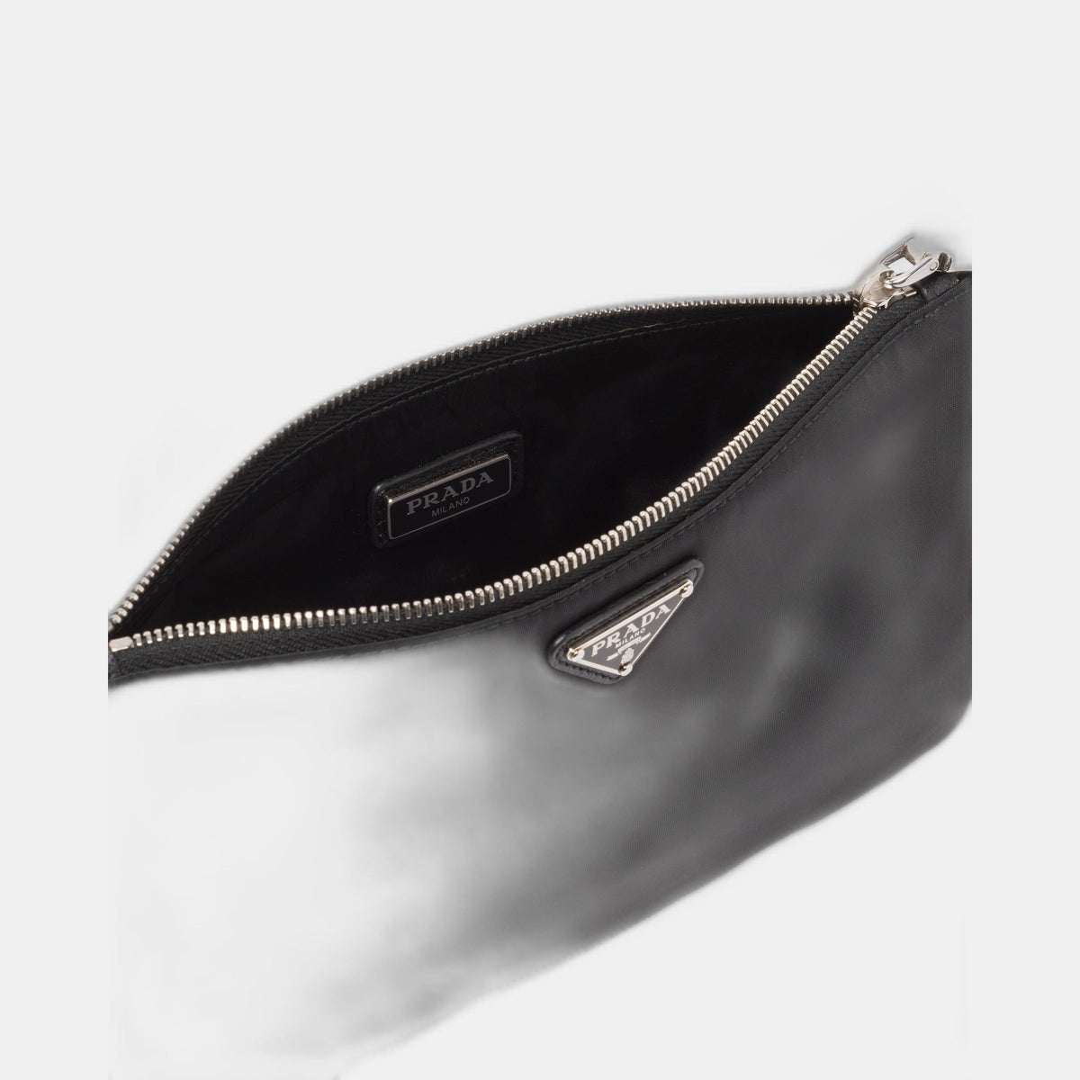 Pochette en Re-Nylon et cuir Saffiano