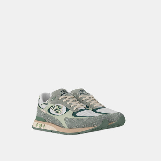 Sneaker Run Away - #4