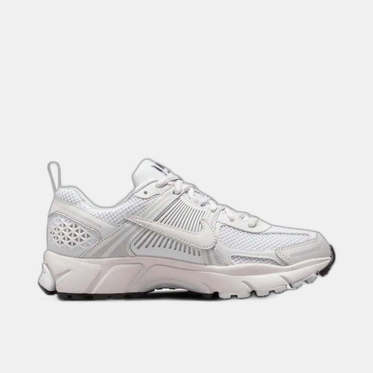 Vomero Triple White