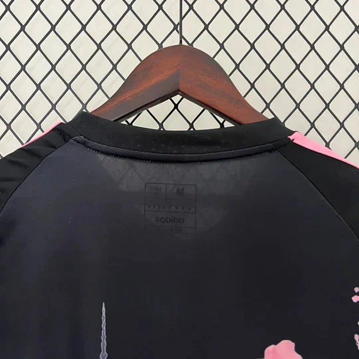 Maillot Japon saison 2023-2024 édition spéciale dragon noir et rose