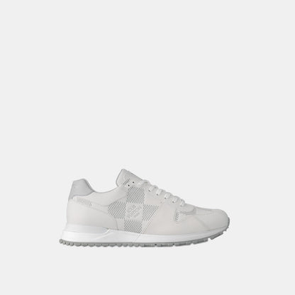 Sneaker Run Away - #9