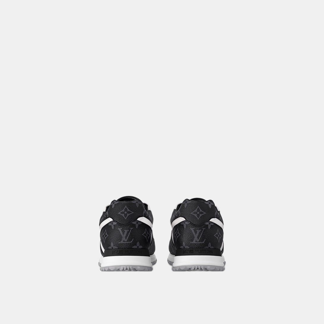 Sneaker Run Away - #1