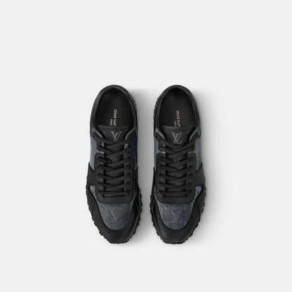 Sneaker Run Away - #6