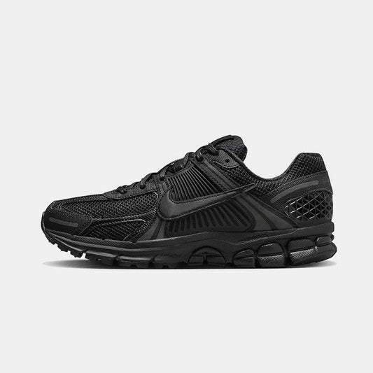 Vomero Triple Black
