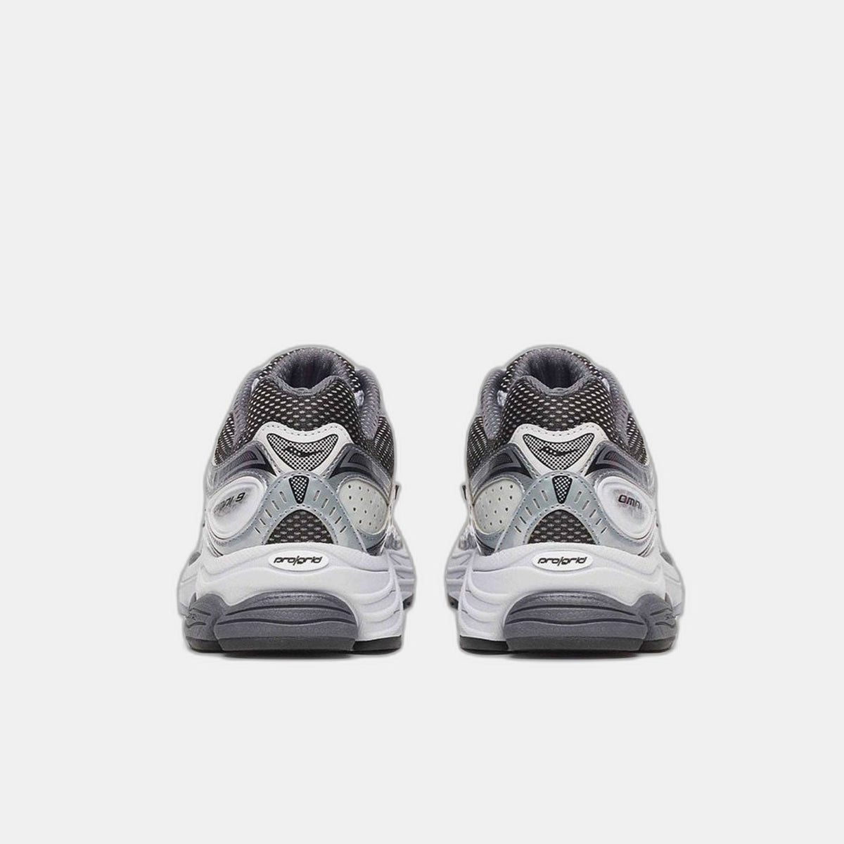 Saucony ProGrid Omni 9 Microchip