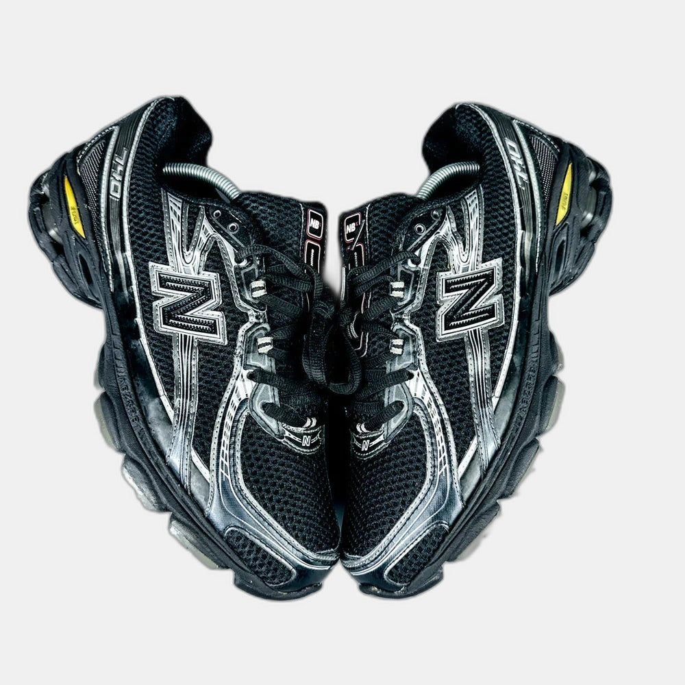 New Balance 740 BLACK