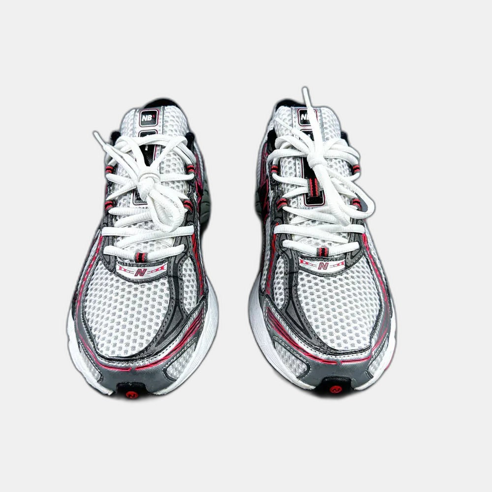 New Balance 740 RED