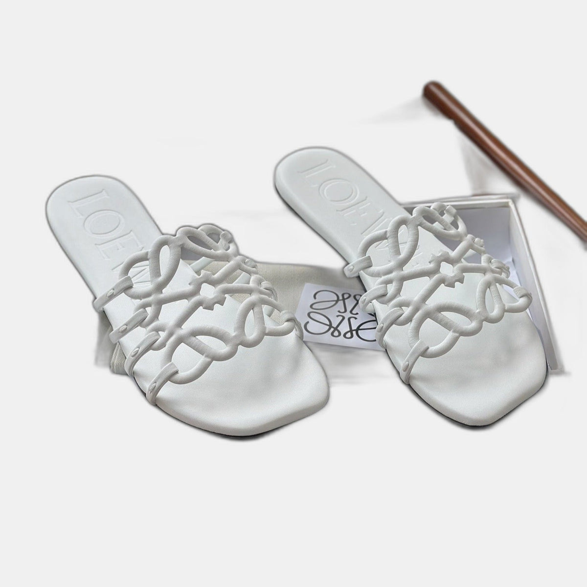 LOEWE - Petal Anagram slide in soft calfskin Blanc