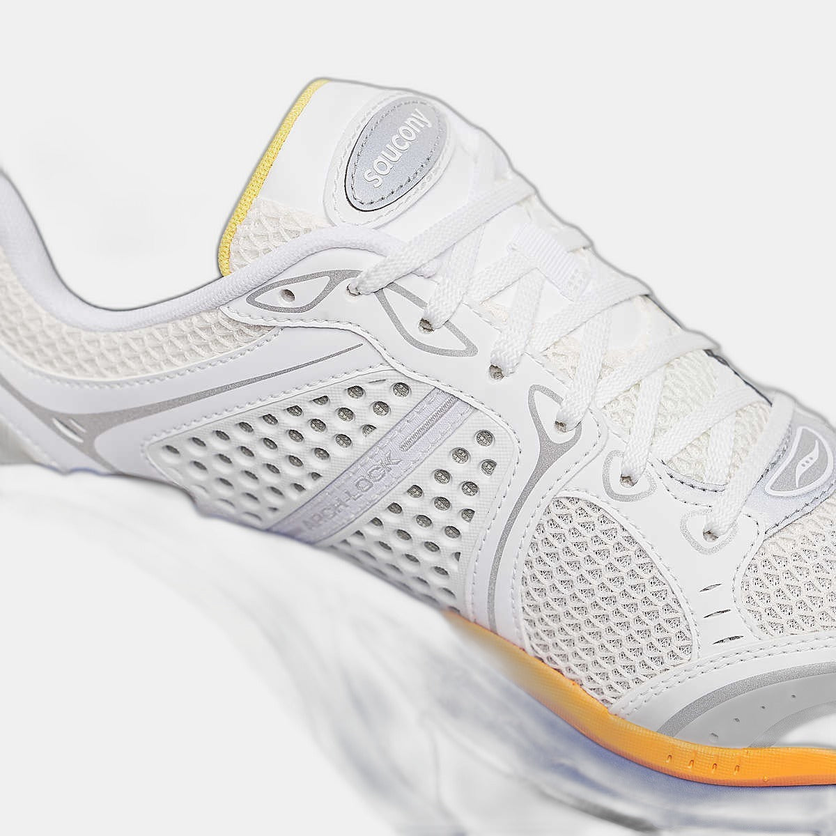 SAUCONY PROGRID TRIUMPH 4 GALAXY