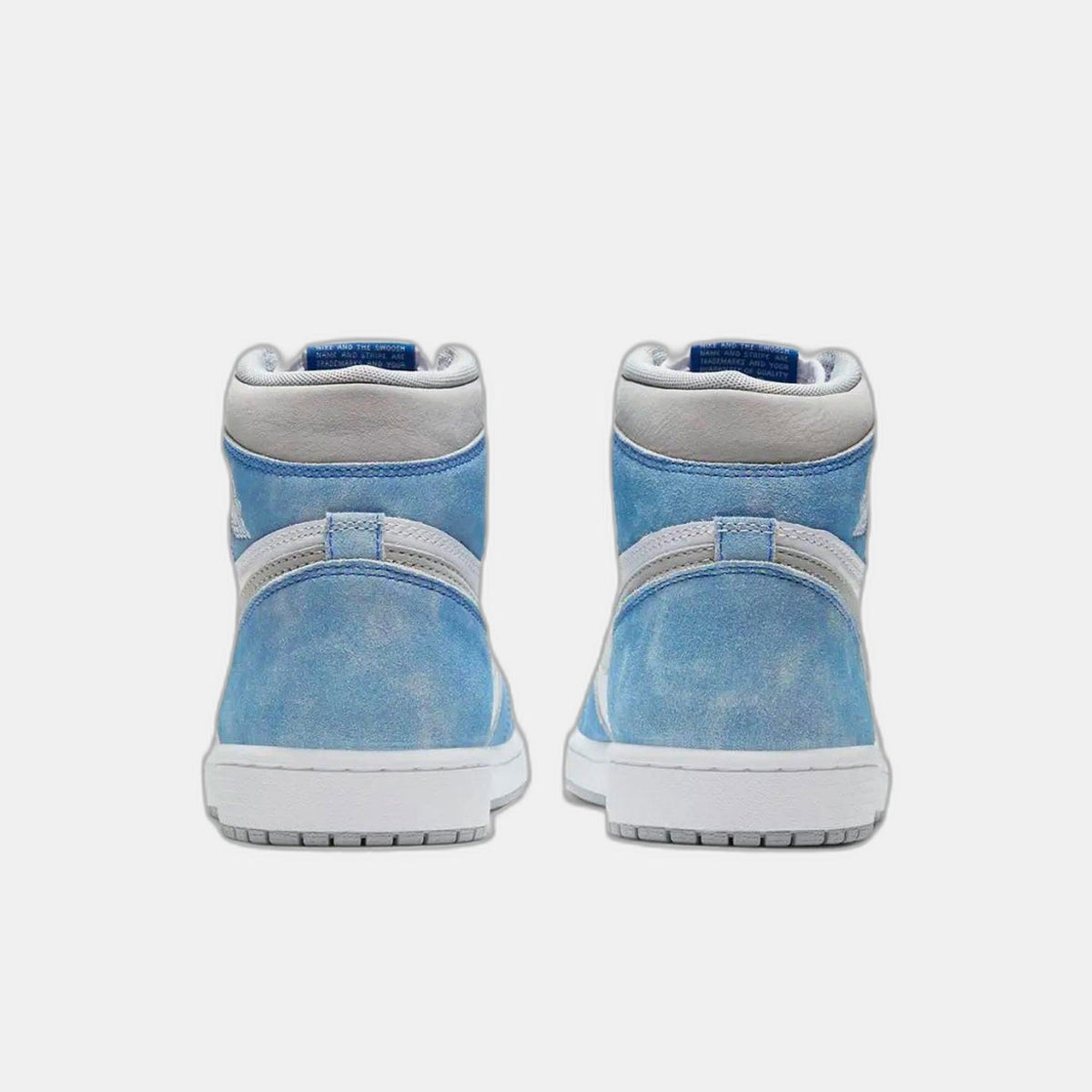 Air Jordan 1 Retro High OG Hyper Royal
