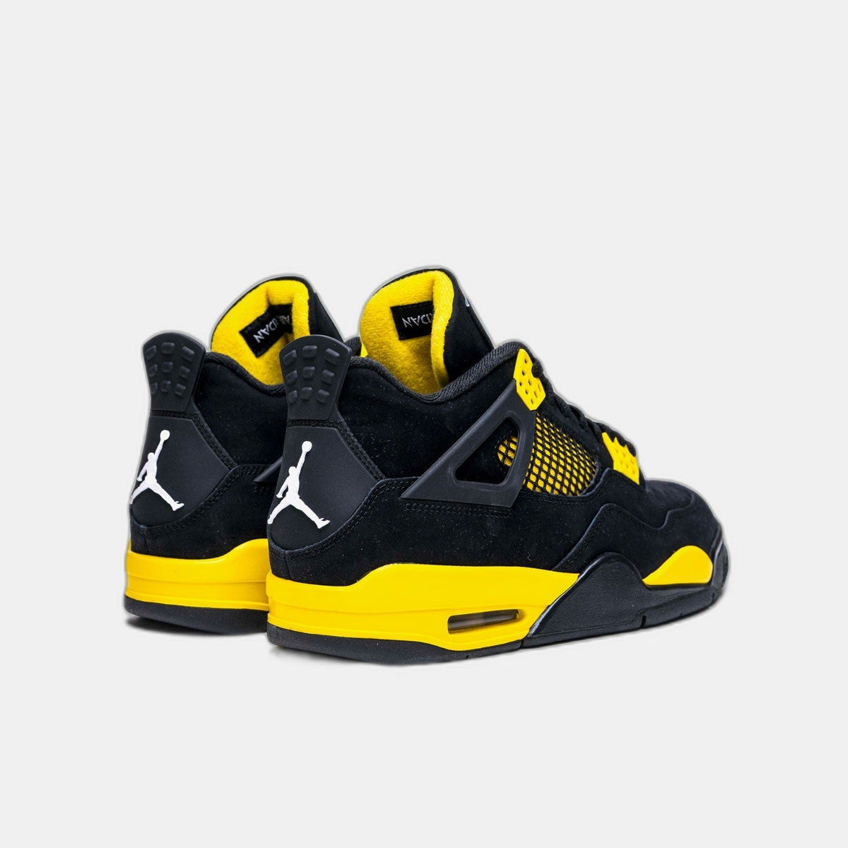 Air Jordan 4 Retro Thunder (2023)