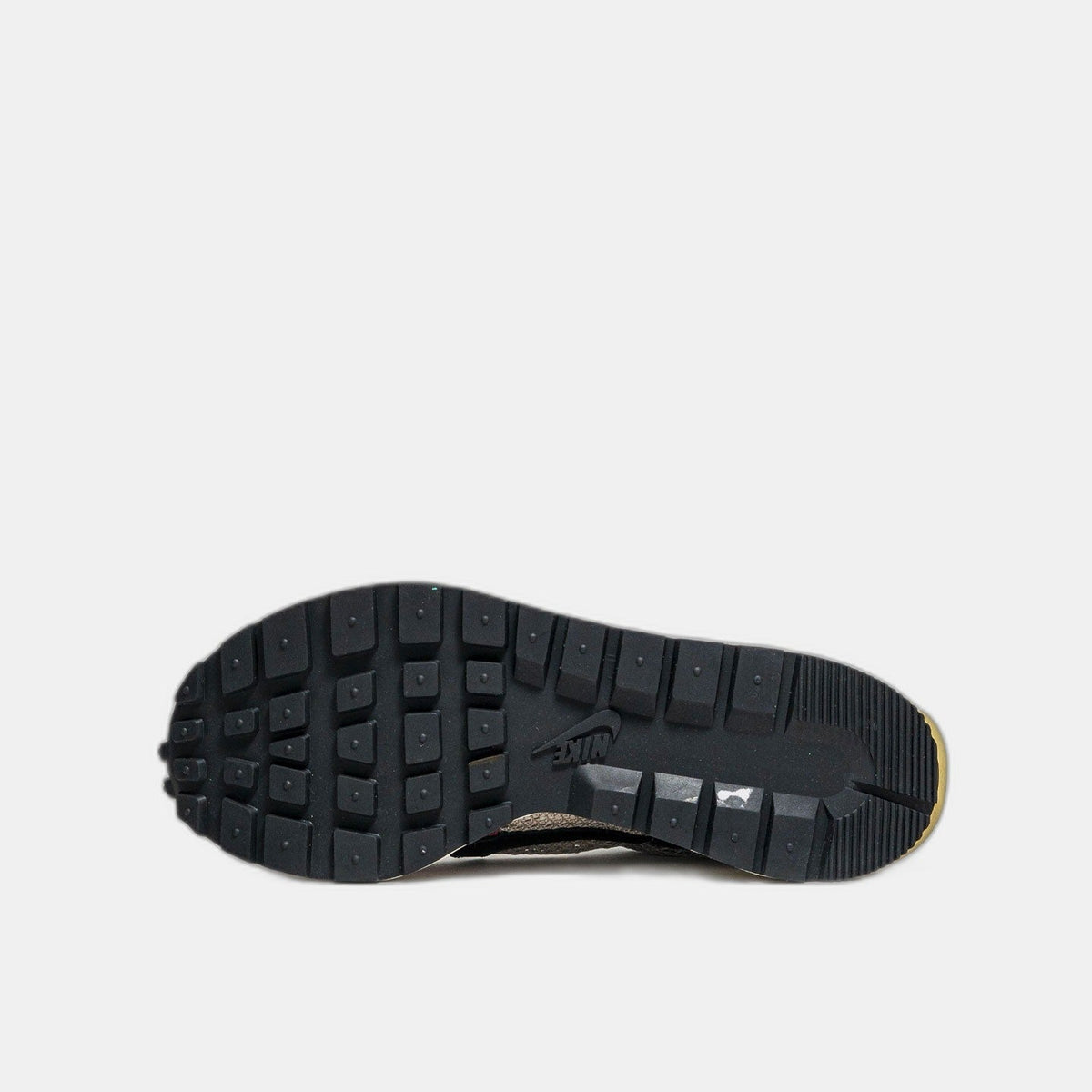 Nike Vaporwaffle sacai Villain Red Neptune Green