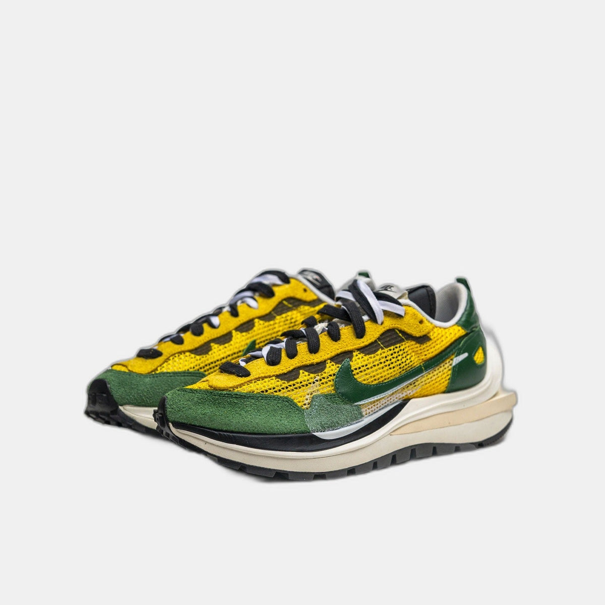 Nike Vaporwaffle sacai Tour Yellow Stadium Green